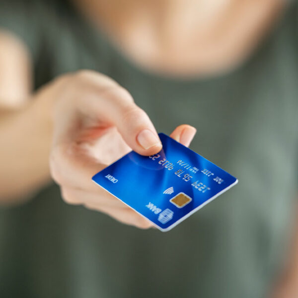 8 credit card habits to avoid